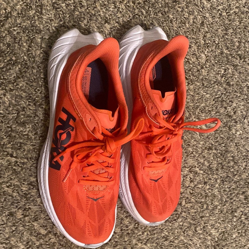 Women’s Hoka Carbon X 2 size 7.5